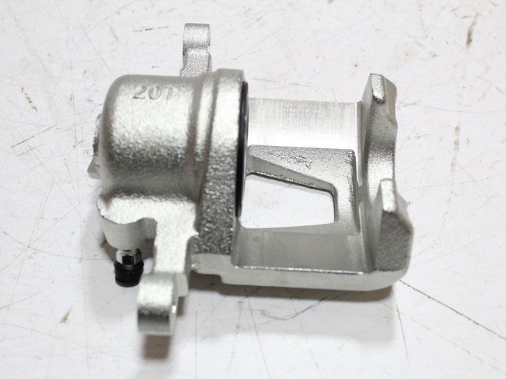 Цилиндр тормозной передний Lanos 13 левый (суппорт голый) 96273700 Flagmus