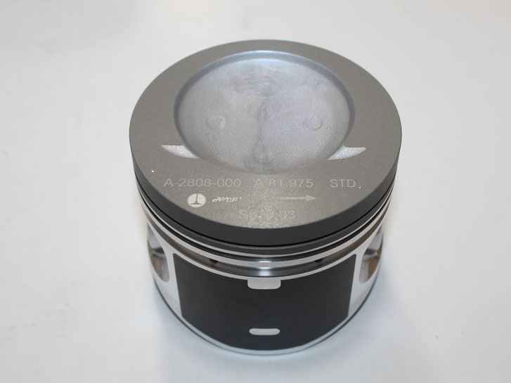 Поршни ВАЗ 21213 (82,0 A) анодированные +пальцы 21213-1004015