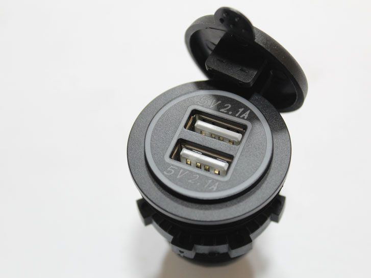 Гнездо прикуривателя  12-24v 2USB  4,2А(2,1A+2,1A), врезное с крышкой, цвет подсветки синий