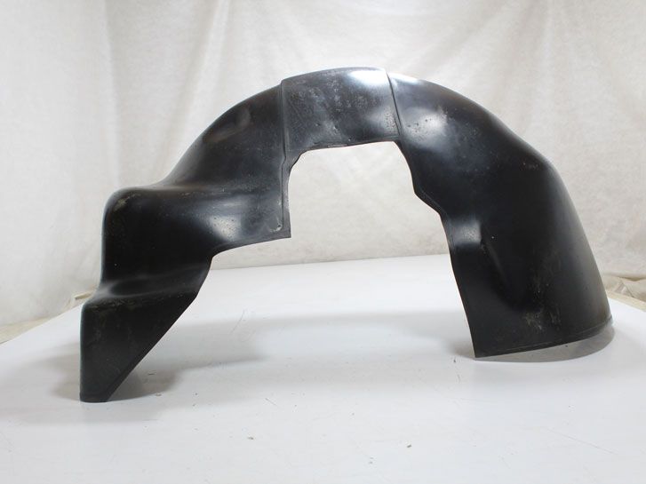 Подкрылок Renault Trafic II, Opel Vivaro 2001-2013 передний левый