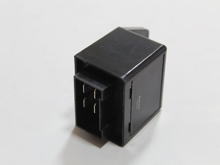 Реле поворотов ВАЗ 2104-07, 2121 (4 контакта) 6422.3747 SKADI