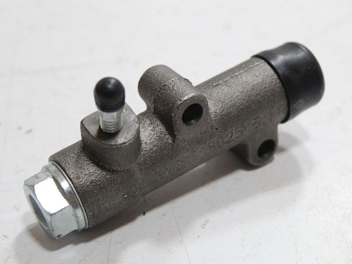 Цилиндр сцепления рабочий ВАЗ 2101-07 2101-1602510 SKADI