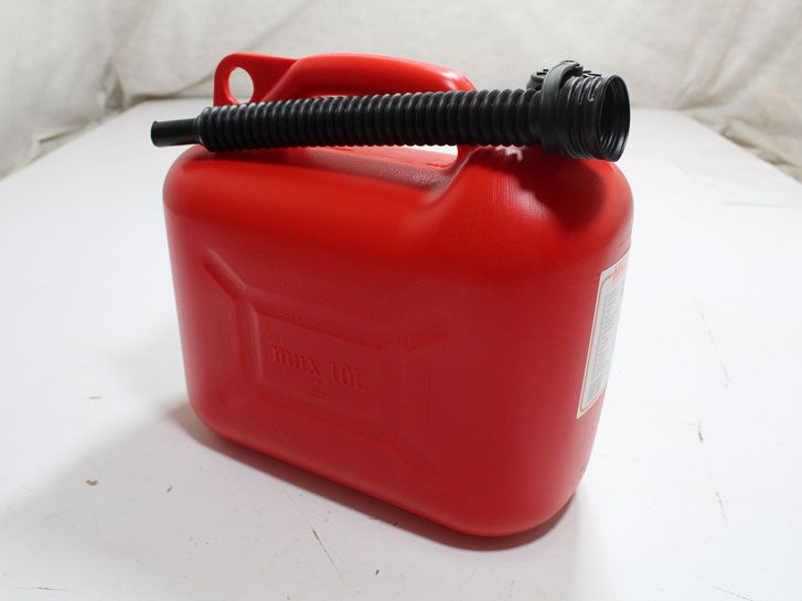 Канистра пластиковая 10л с лейкой HICO