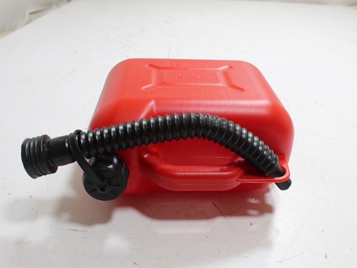 Канистра пластиковая  5л с лейкой HICO