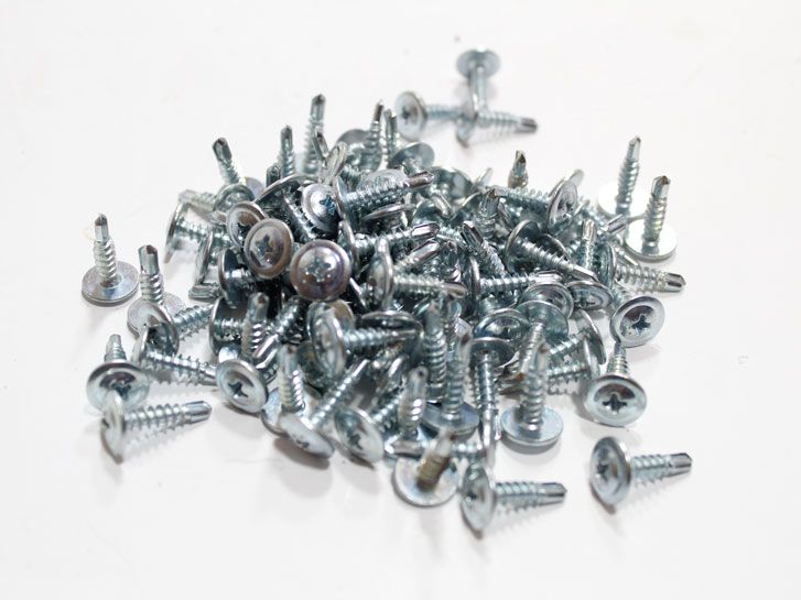 Саморез на подкрылки белый 4,2 х 16мм 100 шт