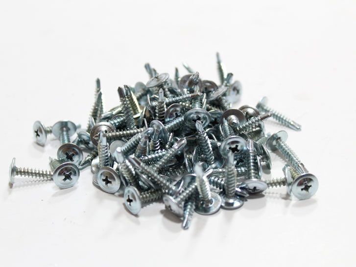 Саморез на подкрылки белый 4,2 х 19мм 100 шт