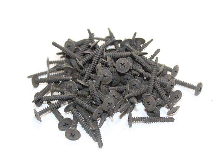 Саморез на подкрылки черный 4,2 х 32мм 100 шт