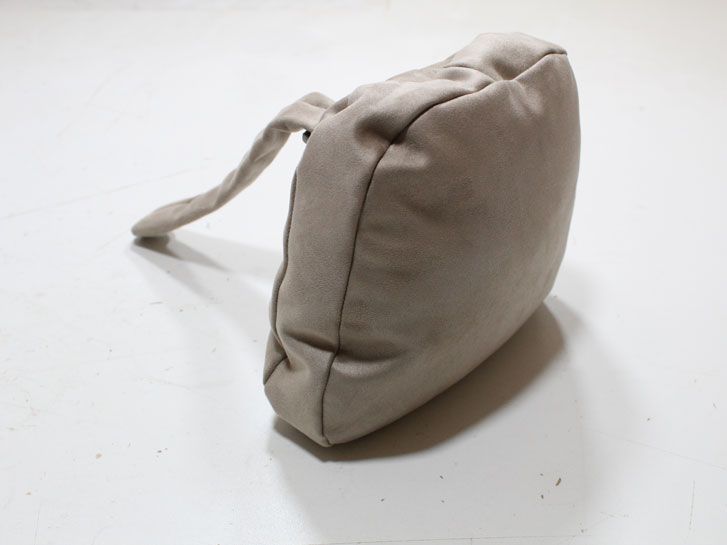 Подушка-подголовник бежевый велюр PREMIUM