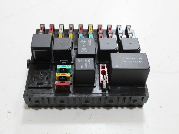 Блок предохранителей и реле ВАЗ 2110 Flagmus