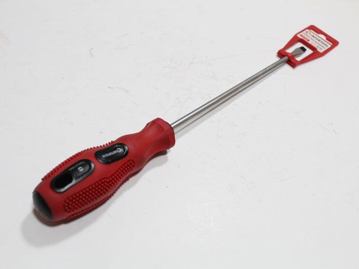 Отвертка шлицевая SL6*200 мм Intertool