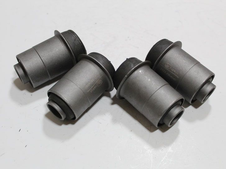 Сайлентблок ВАЗ 2121, 2123, 21213, 21214 (4шт) 2121-2904040 CARWAY