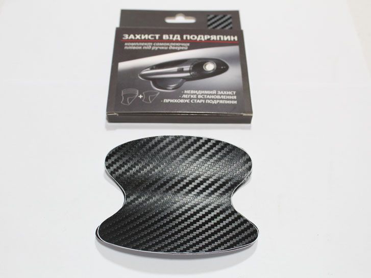 Пленка защитная от царапин под ручку двери (с вырезом) 4+1шт черный карбон фото 2